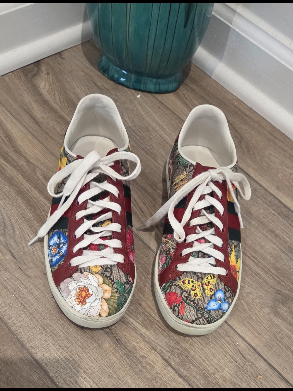 Women's Floral Butterfly Low-Top Sneakers in Red